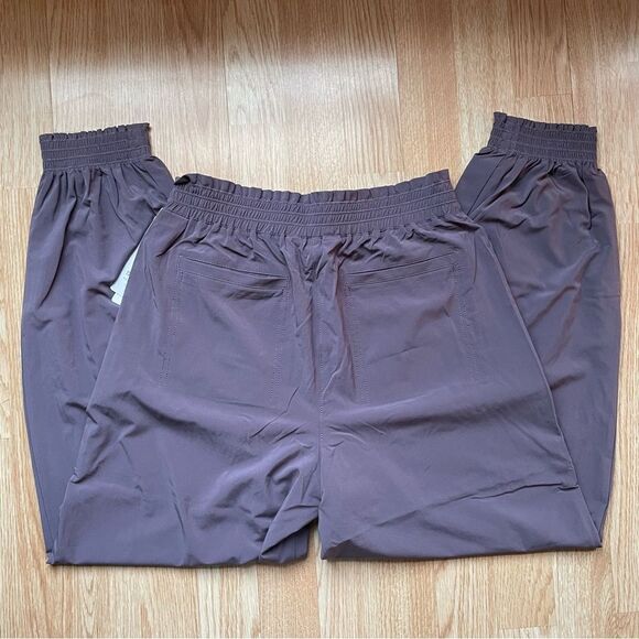NWT Athleta Savannah Joggers in Dusk Violet - Size: 4 - Picture 8 of 9